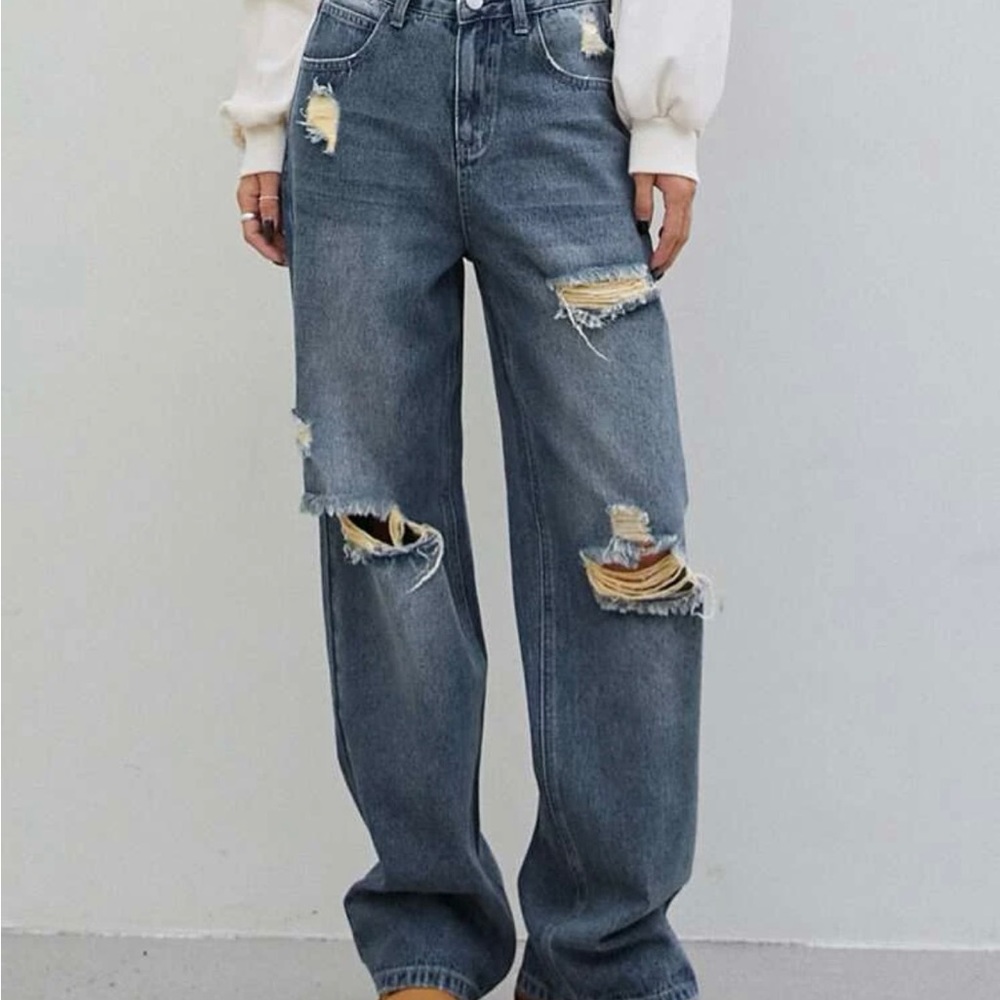 DAZY Cut Out Ripped Frayed Straight Leg Jeans